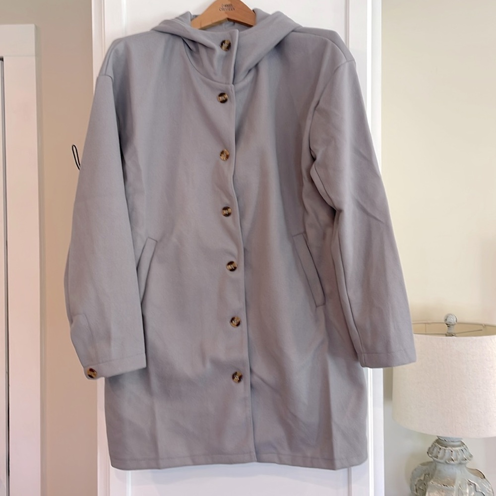 NWOT Oversized Hooded Winter Coat! Size Medium! 🩶